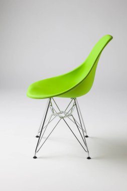 modern boş sandalye beyazda izole edilmiş