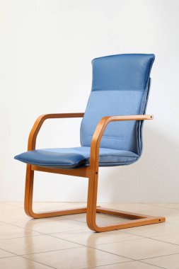 Rahat koltuk, iş ve rahatlama için, izole edilmiş.