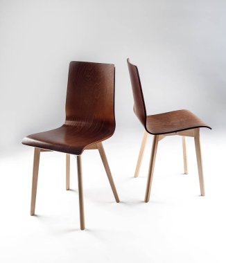 Rahat sandalyeler beyazlar üzerinde