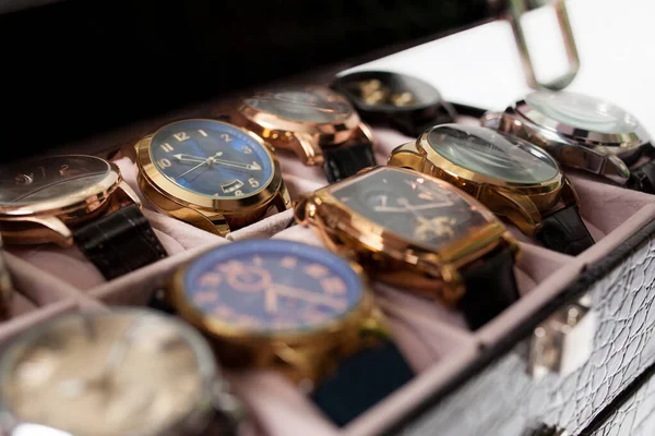 Scatola Stoccaggio Con Collezione Orologi Polso Uomo — Foto Stock