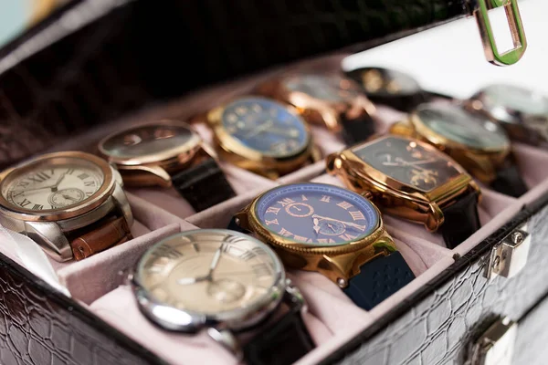 Caixa Armazenamento Com Coleção Homens Relógios Pulso — Fotografia de Stock