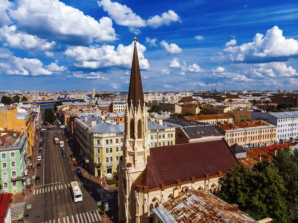 Igreja Gótica Vista Aérea Tiro Drone Dia Ensolarado — Fotografia de Stock