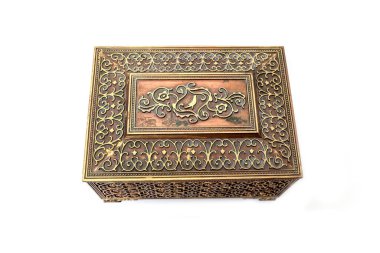 Retro metal göğüs izole edildi