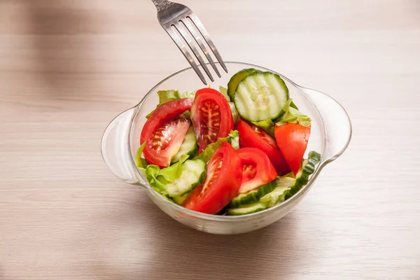 Salada Tomate Pepino Placa Transparente — Fotografia de Stock