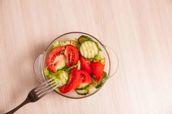 Salade Van Tomaat Komkommer Transparante Plaat — Stockfoto