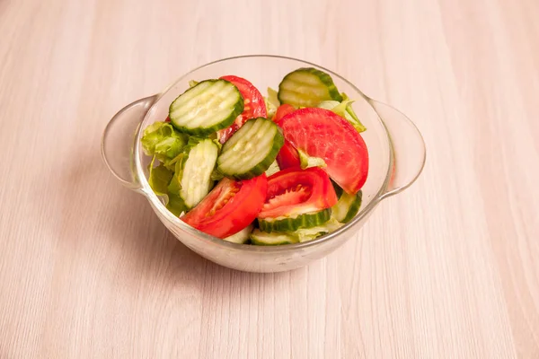 Salada Tomate Pepino Placa Transparente — Fotografia de Stock