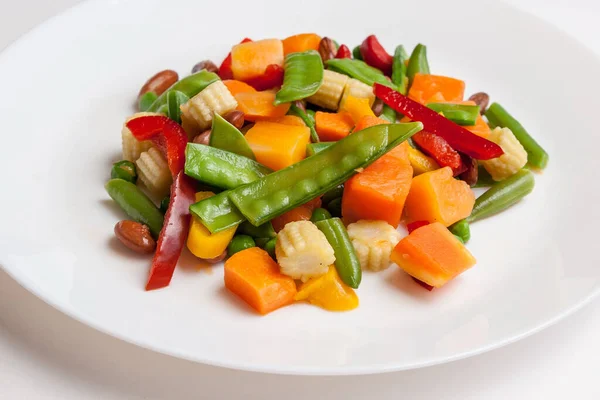 Warzywa Parze Talerzu — Zdjęcie stockowe