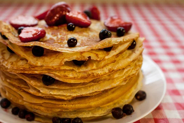 Panqueques Finos Con Corteza Crujiente Maslenitsa Panqueques Para Desayuno Carnaval — Foto de Stock