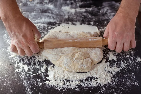 Koncepcja Jedzenia Świeży Oryginalny Włoski Surowy Pizza Przygotowanie Tradycyjnym Stylu — Zdjęcie stockowe