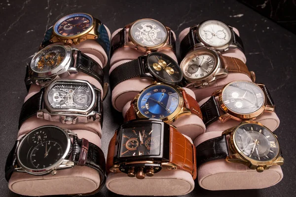Caixa Couro Preto Armazenamento Com Coleção Homens Relógios Pulso — Fotografia de Stock