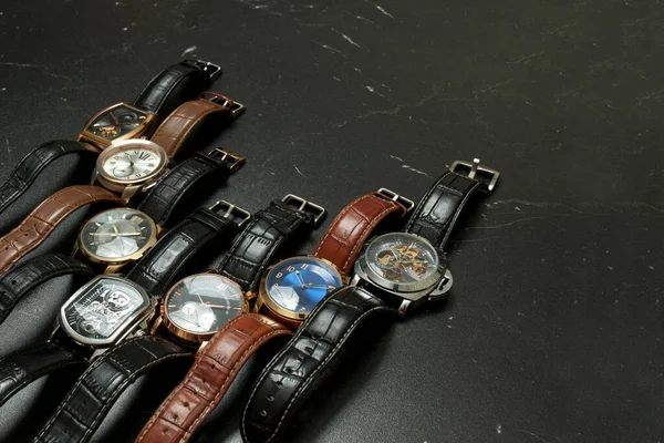 Collection Montres Bracelets Pour Hommes Fond Sombre — Photo