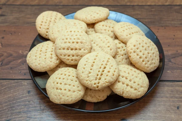 Кокосове солодке печиво на тарілці — стокове фото