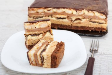 Vanilyalı ve çikolatalı kek