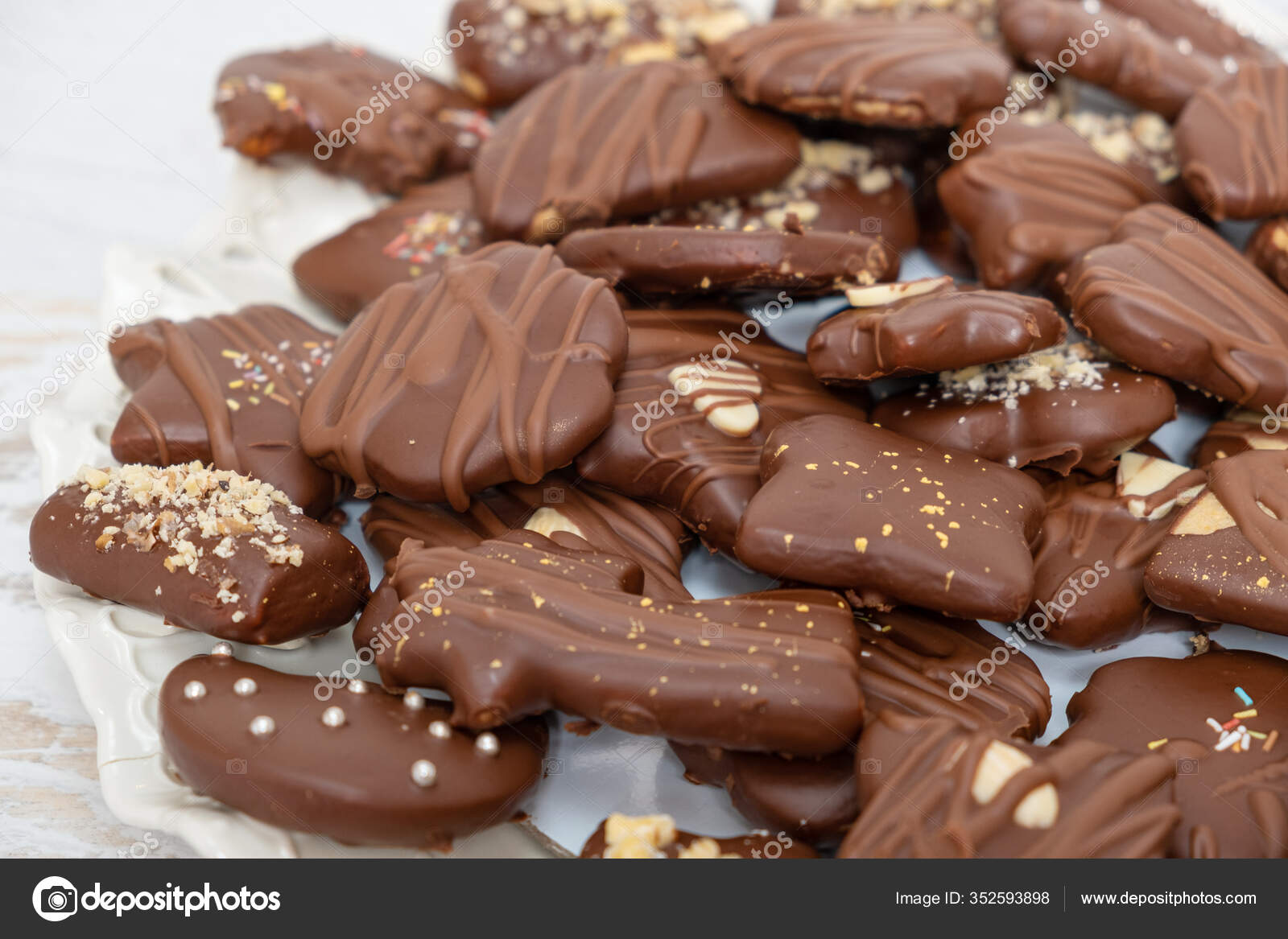 Çikolata Kaplı Zencefilli Kek — Stok Foto © phillyo77 352593898