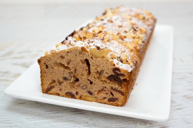 Ev yapımı, hurma ve cevizli ekmek.