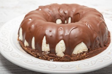 Çikolatalı ve hindistancevizli kek. 