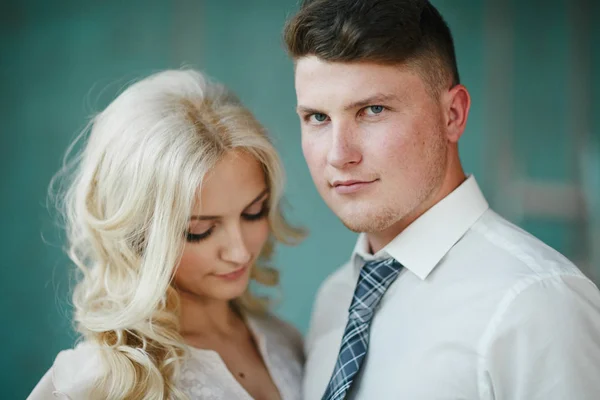Portrait of the bride and groom — Stock Photo, Image