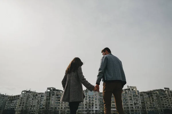 Couple on city background — Stock Photo, Image