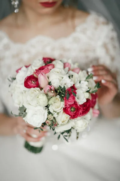 Brautstrauß aus Blumen — Stockfoto