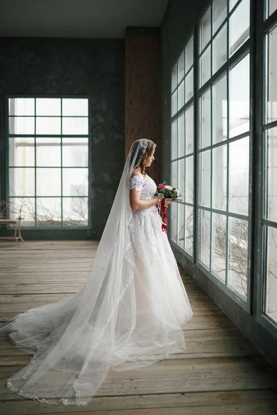 Portraits of the bride in the studio — Stock Photo, Image