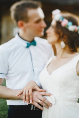 Yürüyüşe gelinle damat