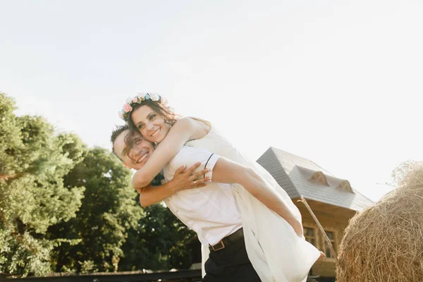 Groom with the bride on a walk — Stock Photo, Image