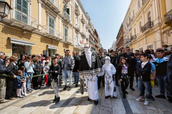 Taranto Paskalya alayı
