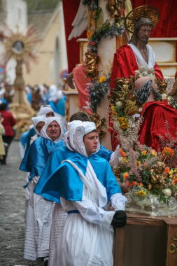 Procida, İtalya - Nisan 11, 2009 - Procida'nın Good Friday alayı olduğunu Campania en ünlü Paskalya'nın kutlama: 