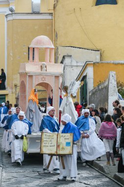 Procida, İtalya - Nisan 11, 2009 - Procida'nın Good Friday alayı olduğunu Campania en ünlü Paskalya'nın kutlama: 