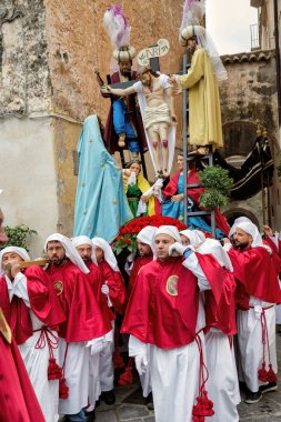 SESSA AURUNCA EASTER