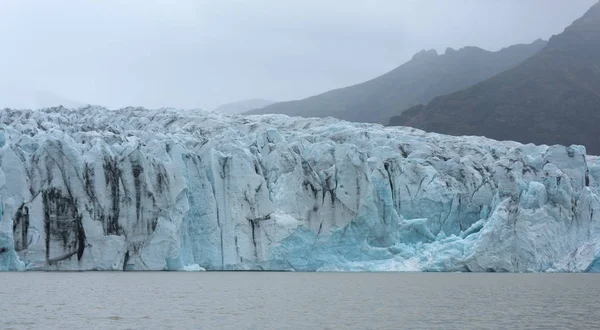 Il lago ghiacciaio del Fjallsarlon in estate, Islanda — Foto Stock