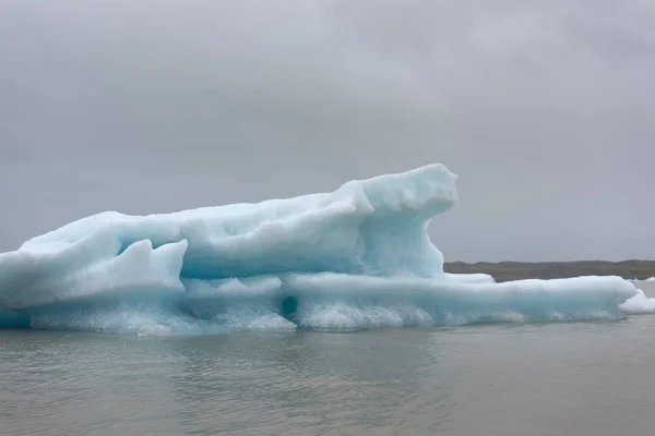 氷河湖、アイスランドの氷山 — ストック写真