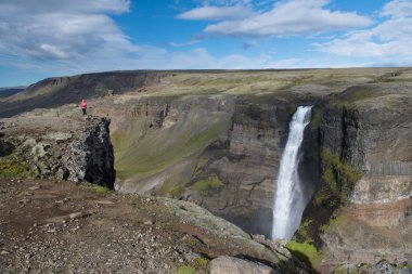 Güzel manzara Haifoss şelale - İzlanda
