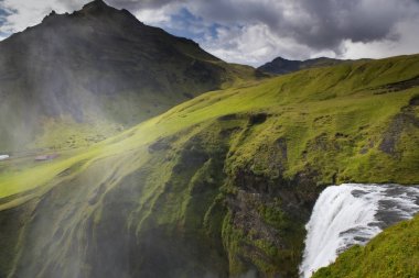 Dağlar ve ırmaklar İzlanda '