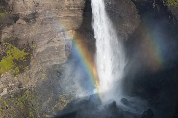 Fragmento de cascada Haifoss con arco iris — Foto de Stock