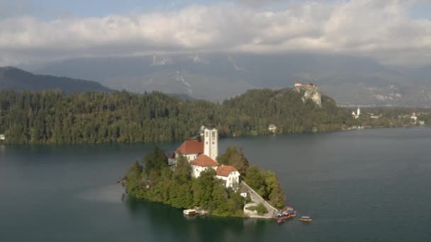 Vista Panorâmica Aérea Lago Bled Com Famosa Ilha Bled Castelo — Vídeo de Stock