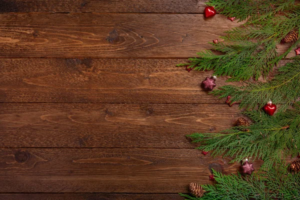 Natale Inverno Capodanno Rami Abete Rosso Con Decorazione Sfondo Legno — Foto Stock