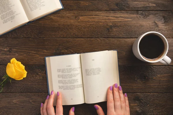 Female Hands Opened Book Wooden Background Flat Lay Top View — Stock Photo, Image