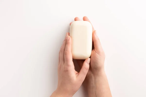 Manos Femeninas Con Barra Jabón Natural Aislada Sobre Fondo Blanco —  Fotos de Stock