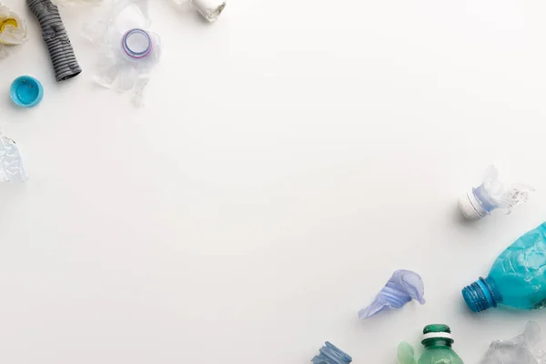 Πλαστικά Απορρίμματα Που Απομονώνονται Λευκό Φόντο — Φωτογραφία Αρχείου