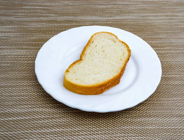 Pezzo Pane Sul Piatto Cerchio Bianco — Foto Stock