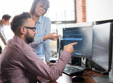 Programlama ve kodlama teknolojilerin geliştirilmesi. Web sitesi tasarımı. Şirket office programcı bir yazılımda çalışma geliştirmek.