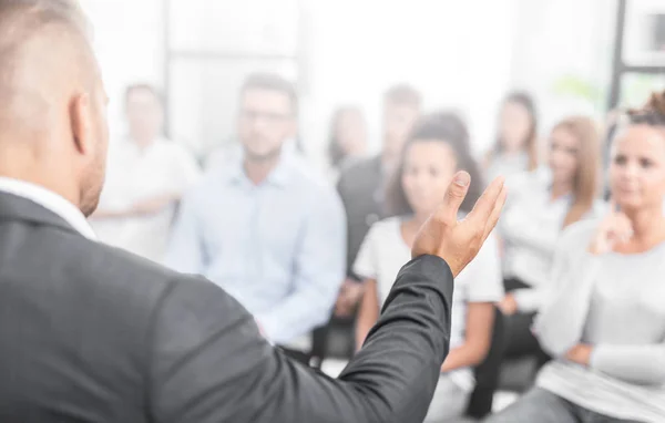 Businesscoach Teamleiter Unterrichtet Mitarbeiter Bei Einem Geschäftstreffen Einem Konferenzraum — Stockfoto