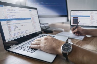 Programlama ve kodlama teknolojilerin geliştirilmesi. Web sitesi tasarımı. Şirket office programcı bir yazılımda çalışma geliştirmek.