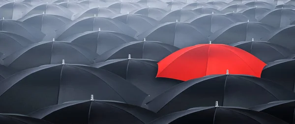 Olika Och Sticker Publiken Gult Paraply Begreppet Ledare Med Många — Stockfoto