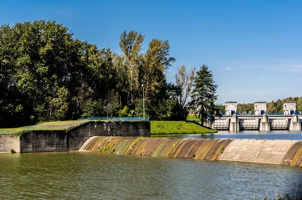 Uma barragem — Fotografia de Stock