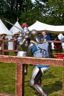 Ortaçağ şövalyelerinin turnuvası.