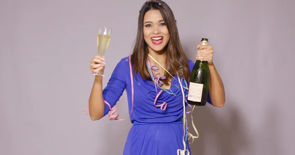 Sexy jovem celebrando o Ano Novo — Fotografia de Stock