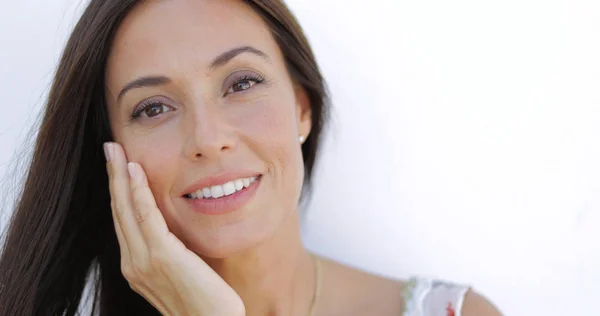 Wonderful brunette posing at camera — Stock Photo, Image