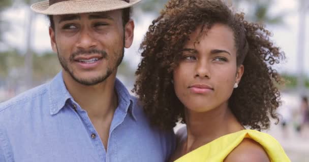 Casal étnico olhando para longe — Vídeo de Stock